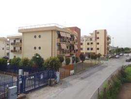  CASORIA FITTASI LOCALE/NEGOZIO  220 MQ