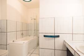 Riviera di Chiaia In ottimo contesto appartamento rifinitissimo