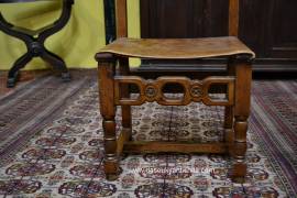 Coppia di sedie stile spagnolo del XX secolo