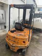 N. 2 carrelli elevatori