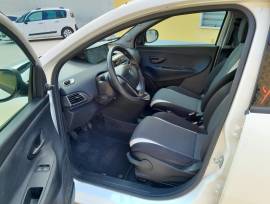 Lancia Ypsilon 1.2 Elefantino Rosa