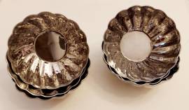 6 ciotole tonde in silver plated, anni 80, lavorazione tipo petali, balzati all' interno