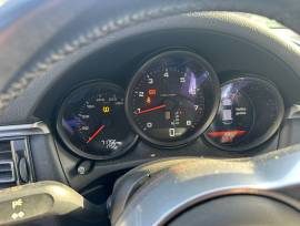 Autovettura Porsche Macan