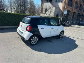 Autovettura Smart Forfour