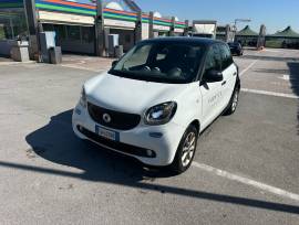 Autovettura Smart Forfour