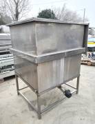 2 CISTERNE INOX CON COPERCHIO USATE 2 CISTERNE INOX CON COPERCHIO USATE