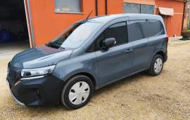 VAN COMPATTO NISSAN 130 CV. BENZINA