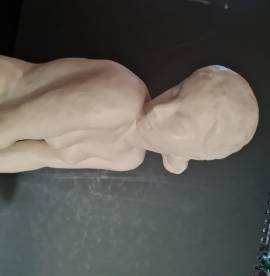 Figurina  d'epoca Rosenthal  Fritz Klimsch  ragazza seduta  numero 1623 . Condizioni    eccellenti  