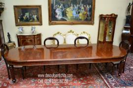 Tavolo da pranzo-riunioni ovalino stile inglese allungabile fino a 343 cm.