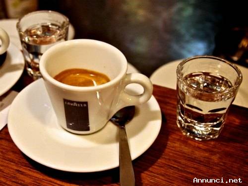 BAR 50 MQ ZONA LORENTEGGIO ADATTO ARAGAZZA SOLO 35.000 EUROOOOOOOOO