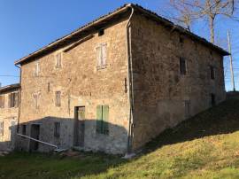 vendita borgo in sasso - più unità abitative - più terreno -  colline di savigno