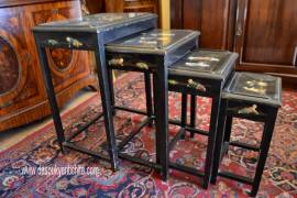 Set di quattro tavolini cinesi in legno Vintage anni 50/60