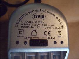 CARICA BATTERIE universale LYVIA 8398GS funzionante