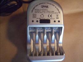 CARICA BATTERIE universale LYVIA 8398GS funzionante