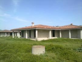 Villa con Terreno