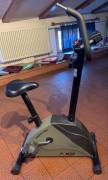 Cyclette con computer dotata di cardio frequenzimetro e contacalorie