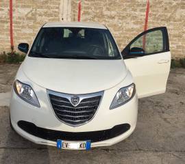 vendo lancia ypsilon anno 2014 Km 81000