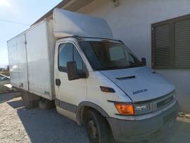 iveco daily 2,8 gemellare sponda patente b 