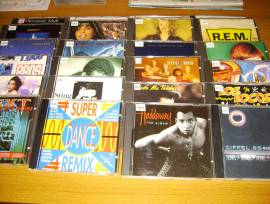 Venticinque CD musicali originali
