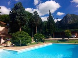 SPLENDIDA VILLA CON PARCO IN UMBRIA (TERNI) - PISCINA/TENNIS/ E DEPENDANCE