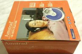 Lettore CD/mp3 player Amstrad CD838 scatola, libretto d'istruzioni,cuffie nuovo