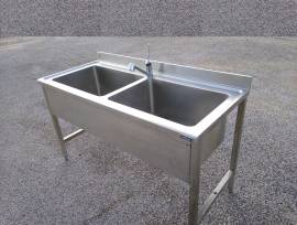 Lavello inox due vasche con doccetta estraibile 160cm