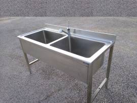 Lavello inox due vasche con doccetta estraibile 160cm