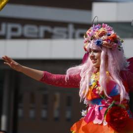 LA PARATA DEI FIORI MUSICAL - SFILATA SUI TRAMPOLI – COREOGRAFIE E DANZE - EMA 70 EVENTI 