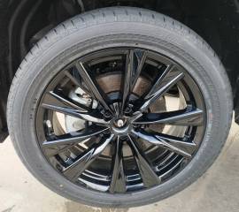 Cerchi in lega da 20 e gomme 235/50R20 Lexus NX 450h+