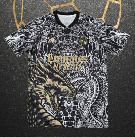 camiseta real madrid dragón