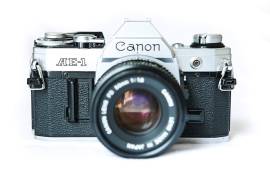 Macchina fotografica Reflex Canon AE-1 