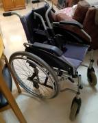SEDIA A ROTELLE PIEGHEVOLE AD AUTOSPINTA 