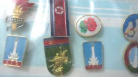 Korea del Nord - Spillette Smaltate Originali Vintage
