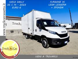RIF.1193 IVECO DAILY 35C14 – 2023 – FURGONE IN LEGA LEGGERA + SPONDA CARICATRICE A BATTENTE – EURO 6