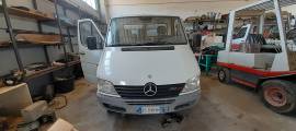 Autocarro con cassone - F213m1-1