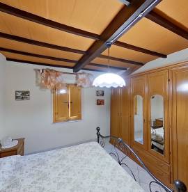 PALAZZINA RESIDENZIALE INDIPENDENTE NELLE CAMPAGNE TOSCANE