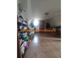 Appartamento mansardato A/2 a Monterotondo 60 mq con posto auto 