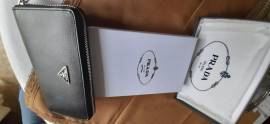 PRADA portafoglio in pelle Saffiano nero grande