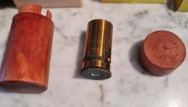 Microscopio   d'epoca   da tasca    in ottone  laccato  , custodia  in   legno , funzionante  