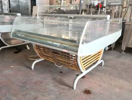 2 VETRINE FRIGO PER SALUMI USATE  