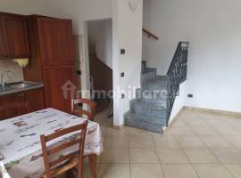 Bilocale arredato su due livelli 