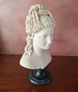 Mezzo Busto  Proserpina   scultura vintage  realizzata in resina e polvere di marmo con base in legn