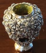 PICCOLO VASO STILARTE LAMINATO ARGENTO. PICCOLO VASO STILARTE LAMINATO ARGENTO.