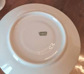 Servizio  completo Limoges da caffè vintage in porcellana bianca , anni '70,  marchiato sotto i piat