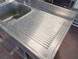 LAVELLO INOX ARMADIATO A PEDALE USATO 
