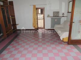 in cascina bilocale semi/arredato