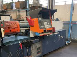 Pressa oleodinamica per stampaggio plastica Maico Presse