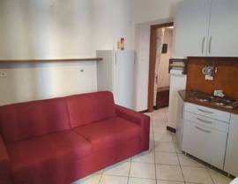 In centro monolocale arredato . Termoautonomo