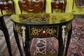 Coppia di tavolini – console ebanizzati mezzo giro stile Luigi XV