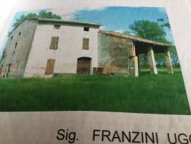 Vendo rustico sito tra Soragna e roncole Verdi ampio lotto terreno 4000 MQ